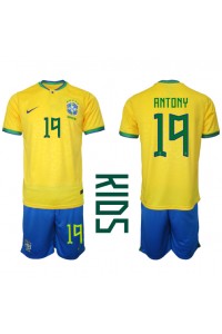 Fotbalové Dres Brazílie Antony #19 Dětské Domácí Oblečení MS 2022 Krátký Rukáv (+ trenýrky)